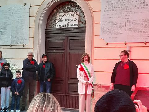 Convegno sulla violenza contro le donne — opera “No Violence”